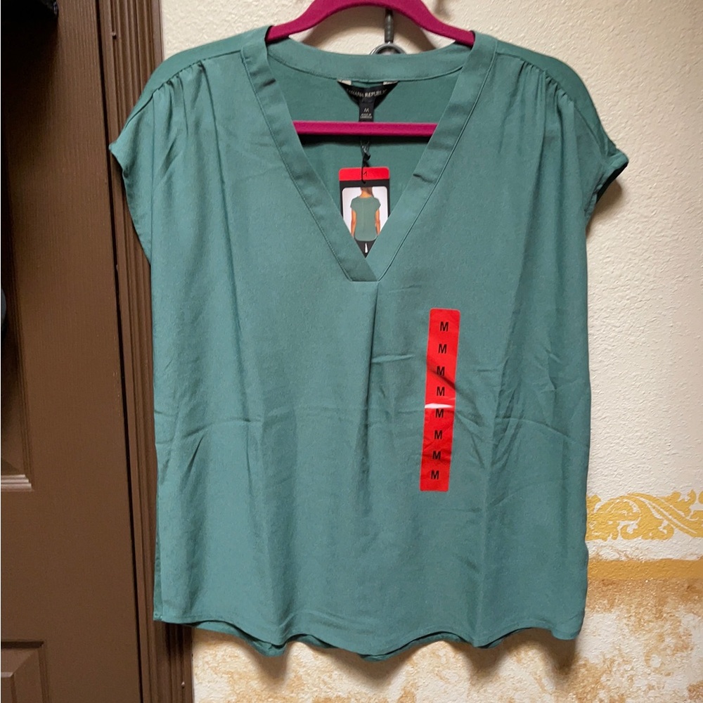Banana republic- green blouse NEW SIZE M